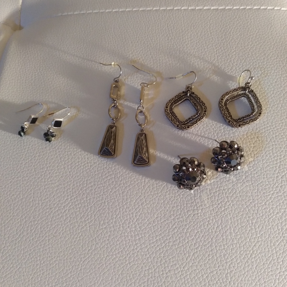 Jewelry - Picture 11 of 14